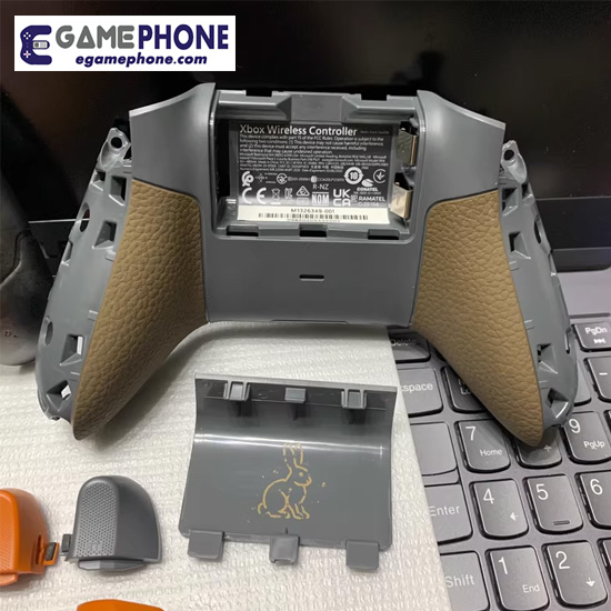 Set of replacement shells and buttons for the DOOM Dark Ages Edition Xbox Series X Controller - Image 3